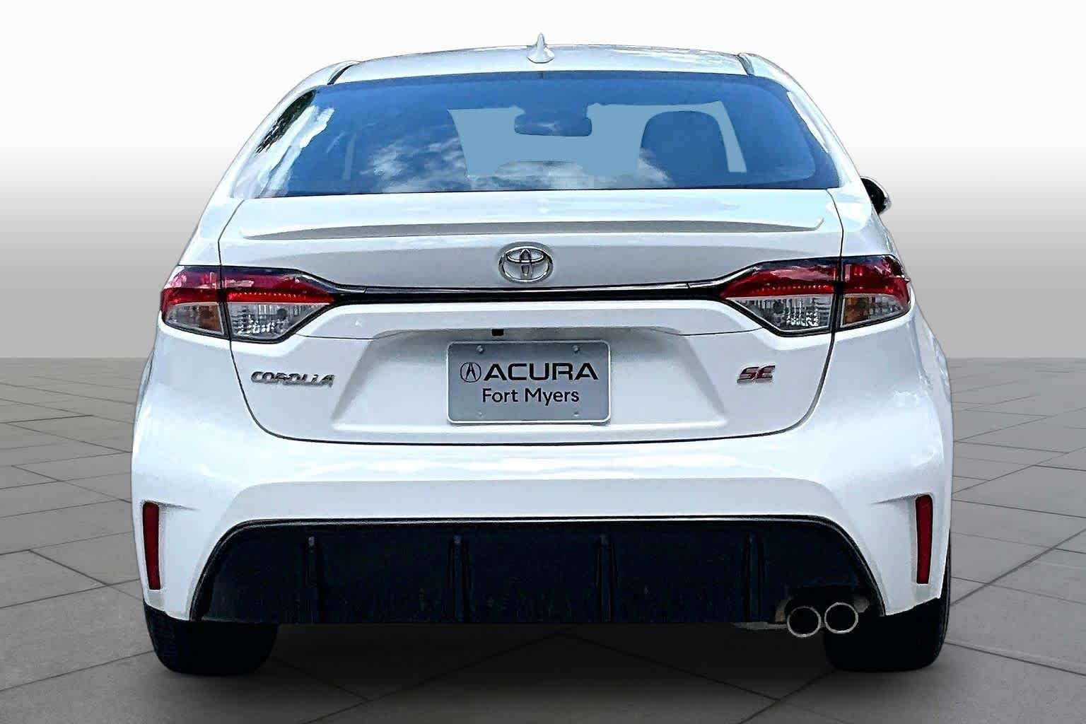 Used 2024 Ice Cap Toyota SE image 5