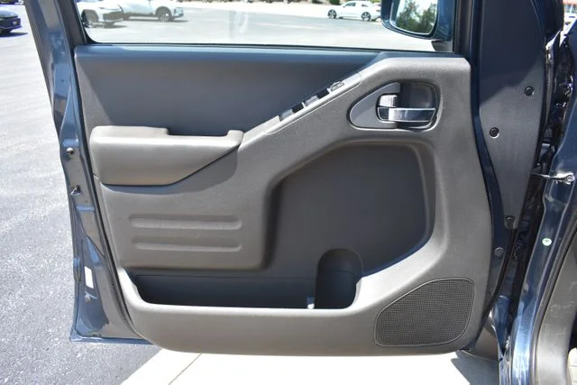 Used 2019 Blue Nissan PRO-4X image 10