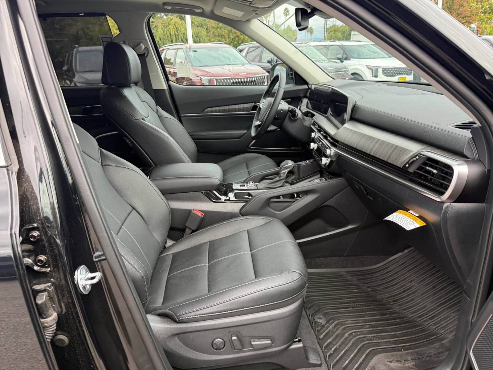 New 2025 Ebony Black Kia EX image 20