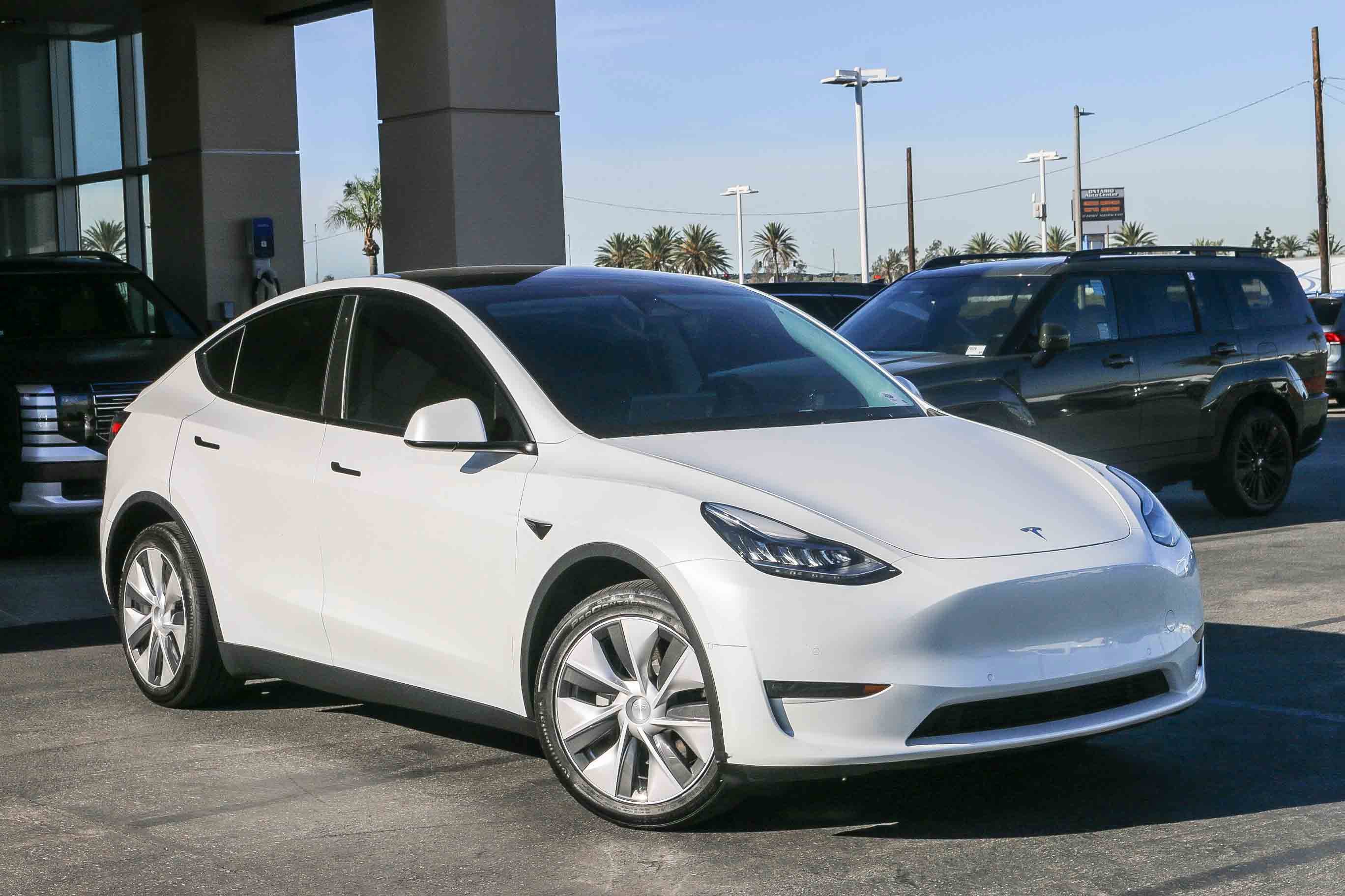 Used 2021 Tesla Model Y Long Range with VIN 5YJYGDEE8MF090418 for sale in Ontario, CA