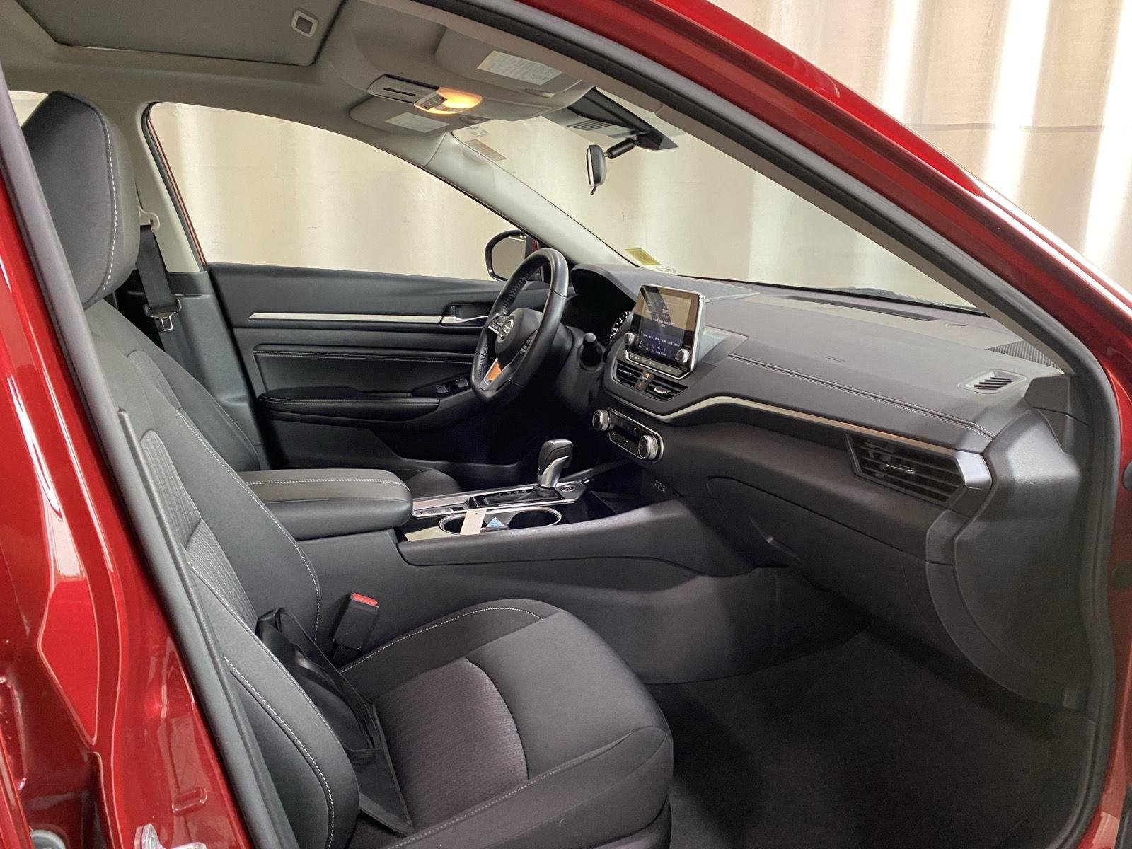 Used 2022 Scarlet Ember Tintcoat Nissan 2.5 SV image 11
