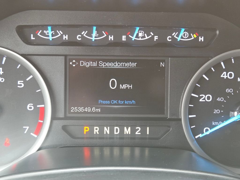 Used 2019 Gray Ford XLT image 23