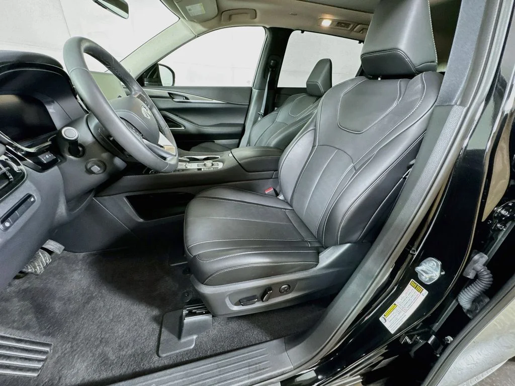 Certified Used 2026 Black INFINITI LUXE image 28