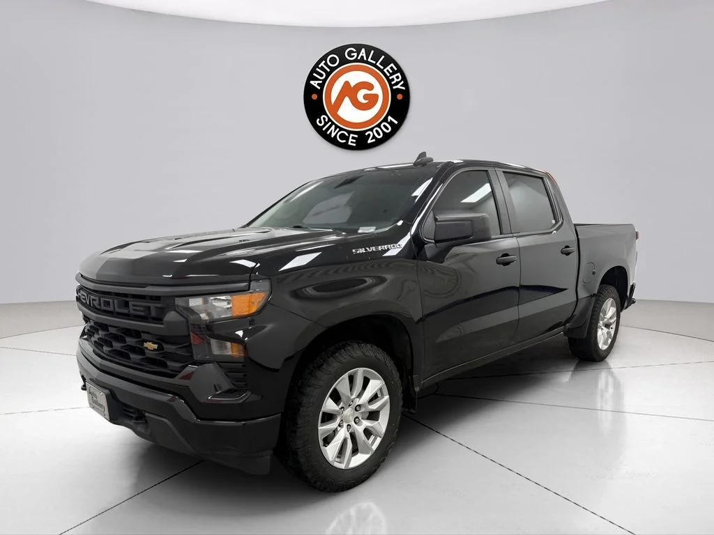 Used 2023 Black Chevrolet Custom image 7
