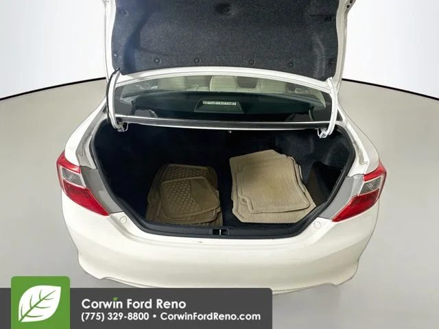 Used 2012 Super White Toyota XLE image 27
