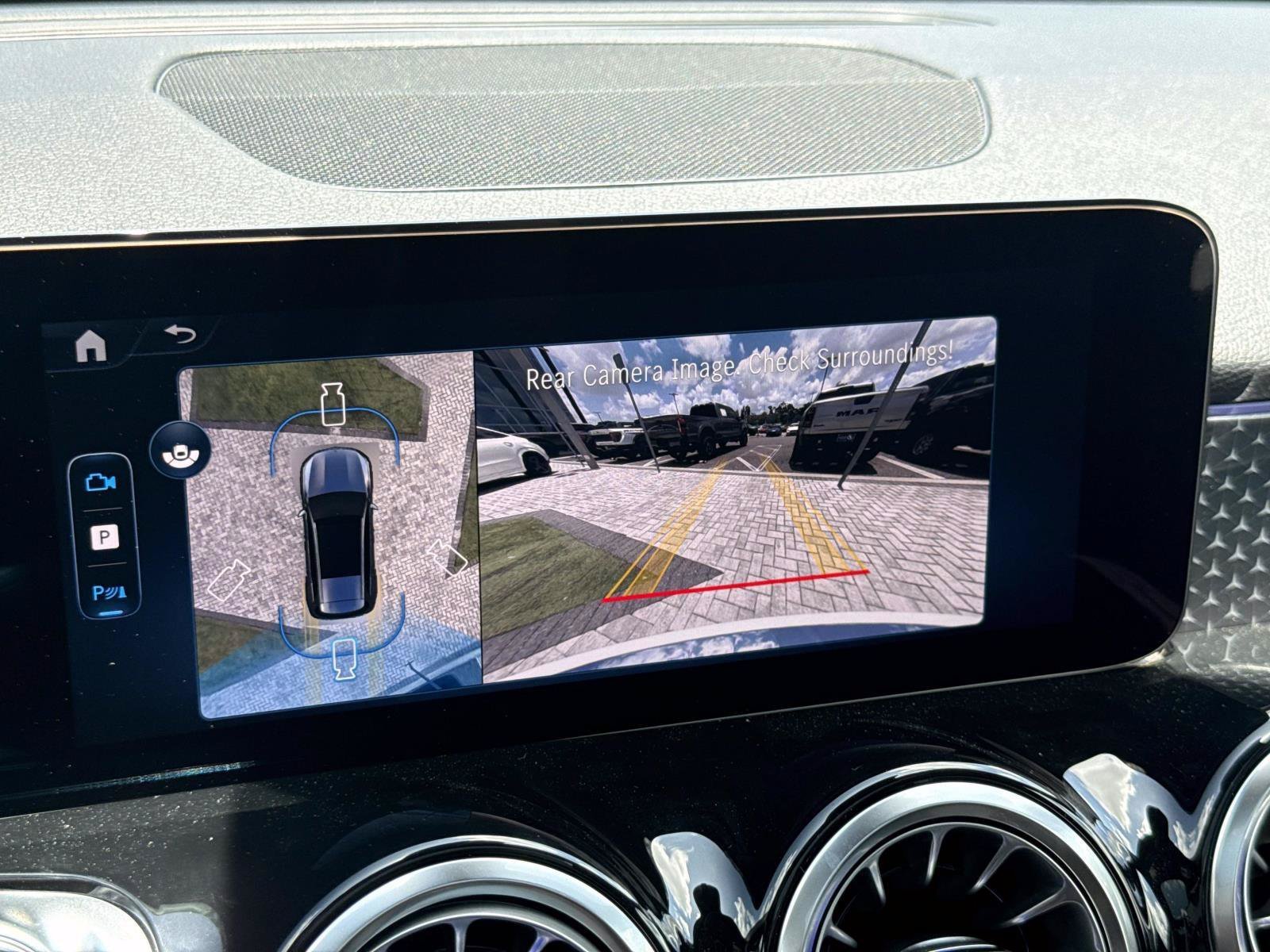 New 2026 Polar White Mercedes-Benz 250 SUV image 25
