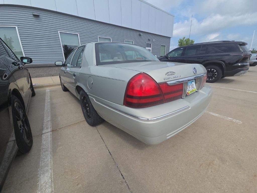 Used 2005  Mercury LS image 6