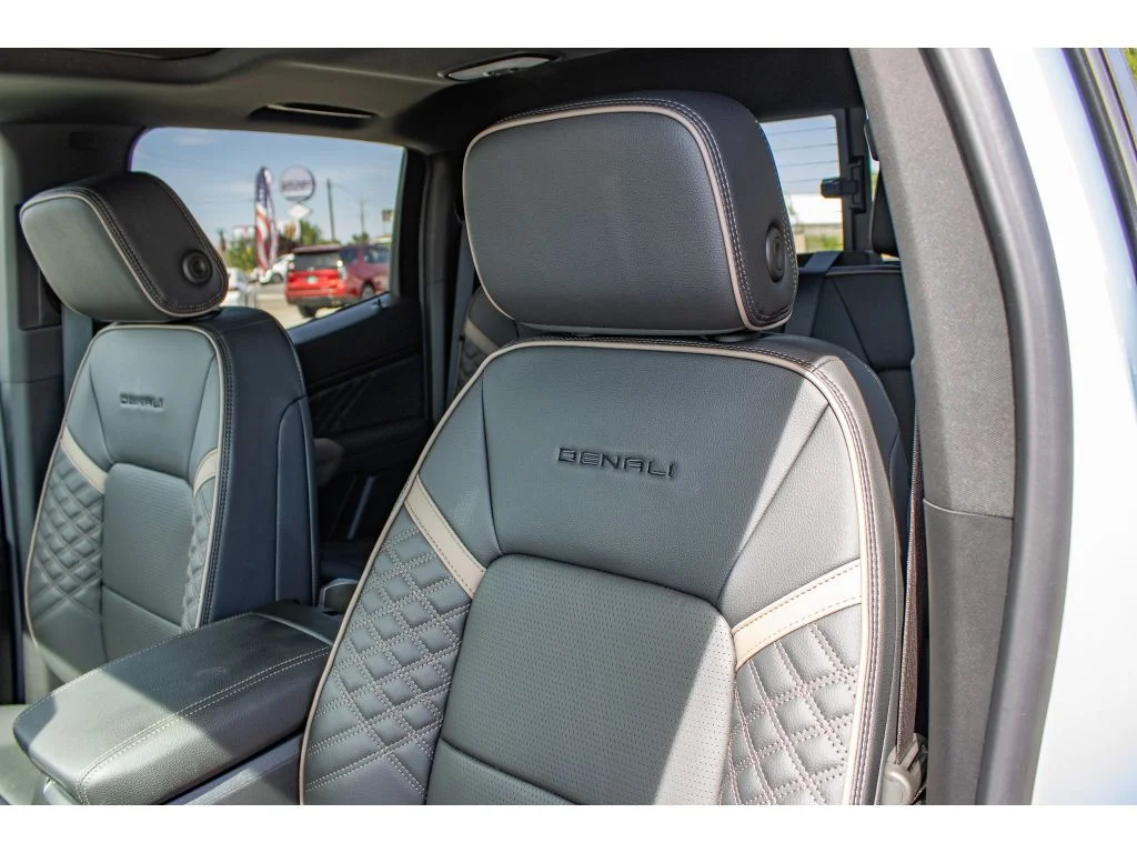 New 2026 GLACIER METALLIC GMC 4WD Denali image 30