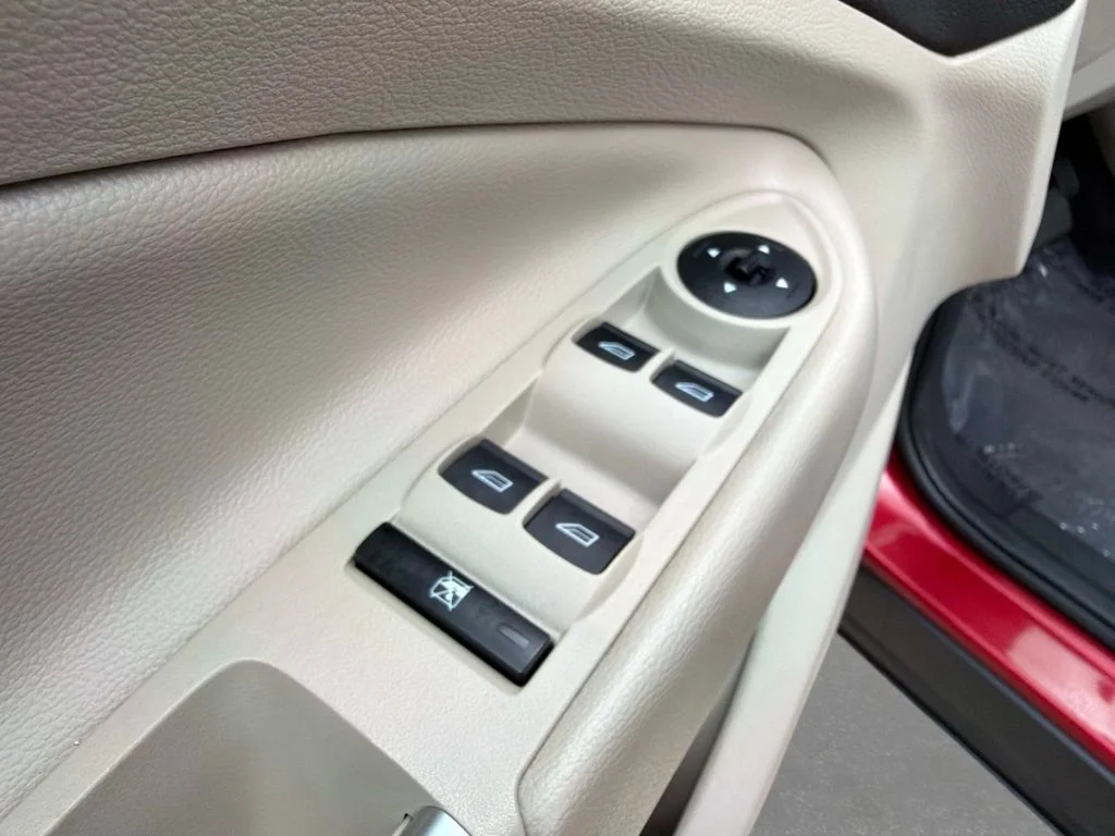 Used 2018 Red Ford SEL image 19