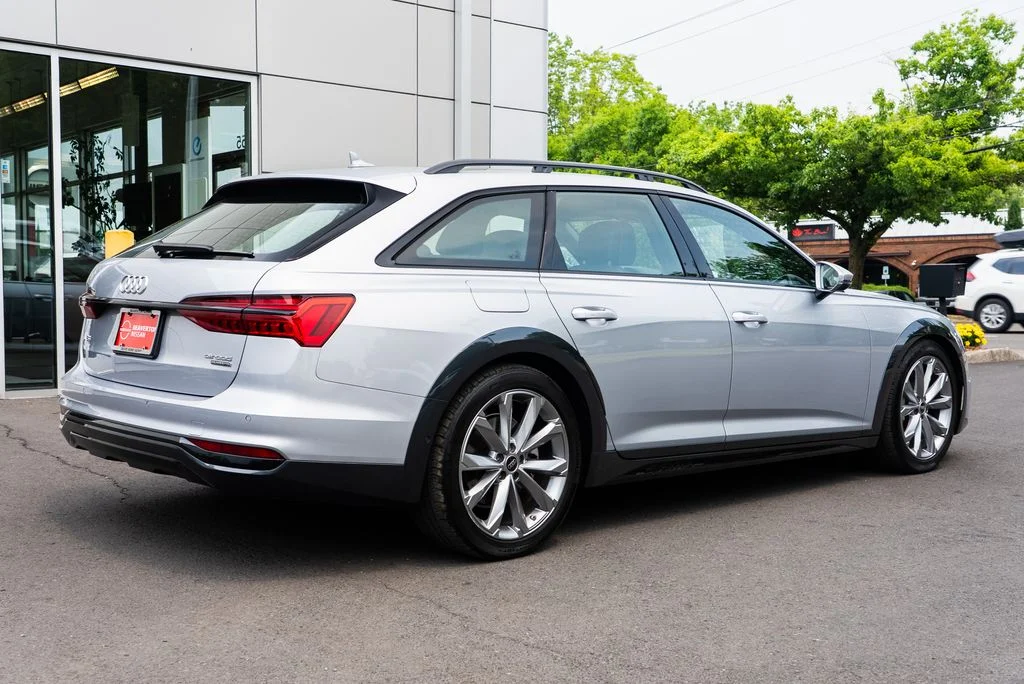 Used 2024  Audi Premium Plus image 6