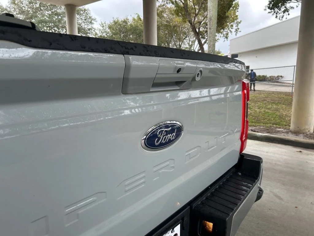 Used 2025 Gray Ford Lariat image 21