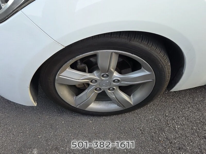 Used 2013 White HYUNDAI BASE image 6