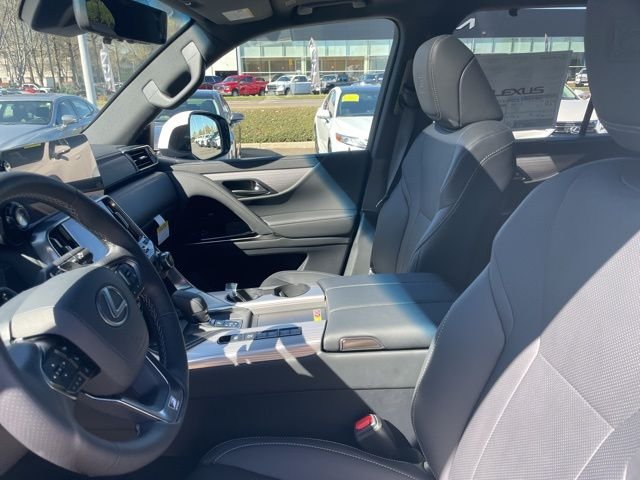 2026 Lexus LX 700h F-Sport - Photo 14