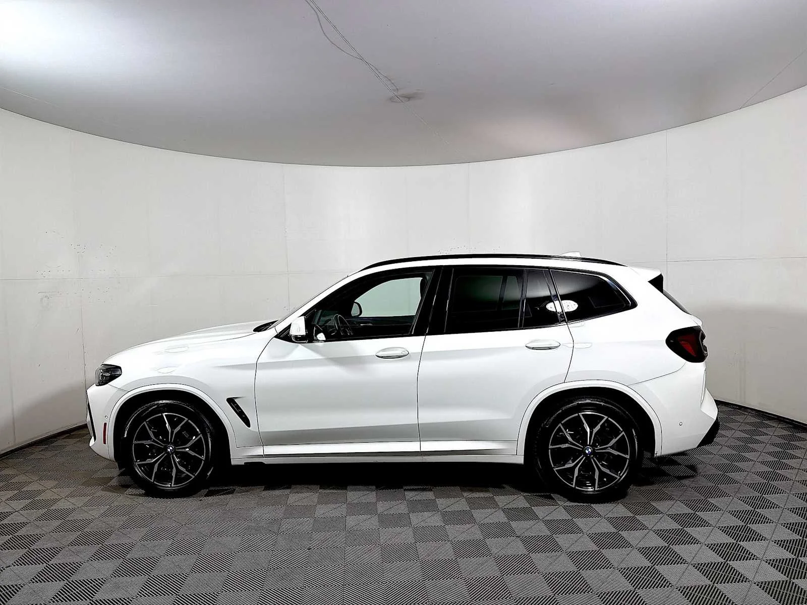 Certified Used 2023 Alpine White BMW xDrive30i image 4
