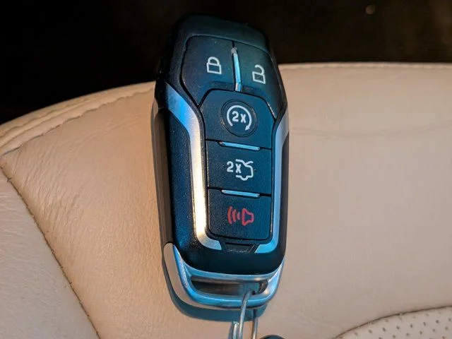 Used 2017  Ford Limited image 32