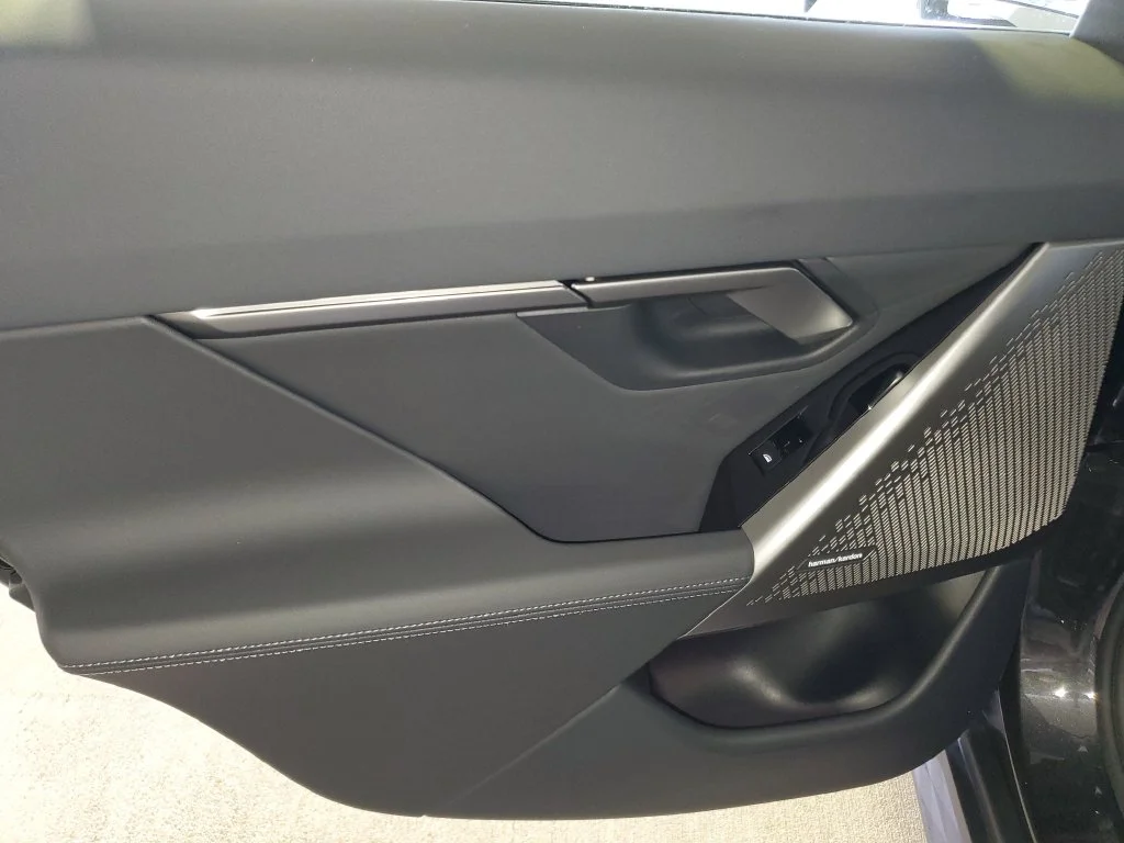 Used 2027 Dark Graphite Metallic BMW 530i image 9