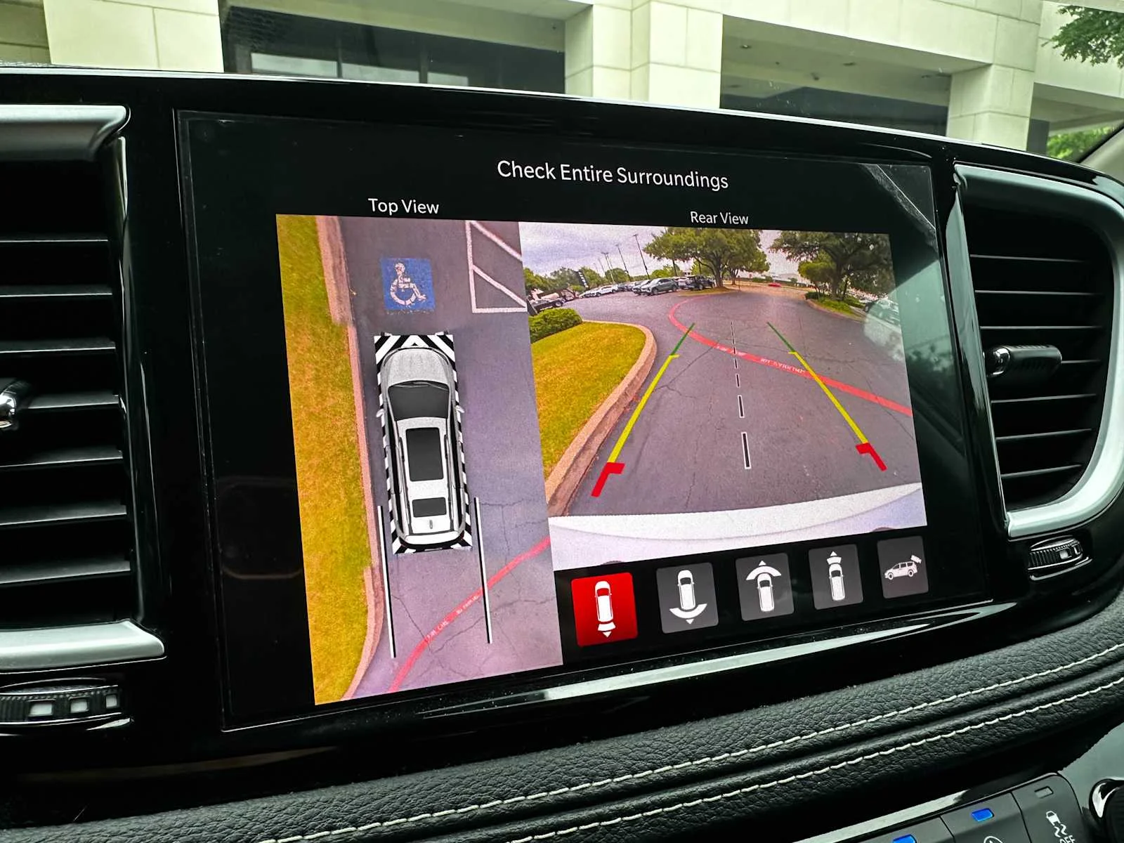 2022 Chrysler Pacifica Limited - Photo 12