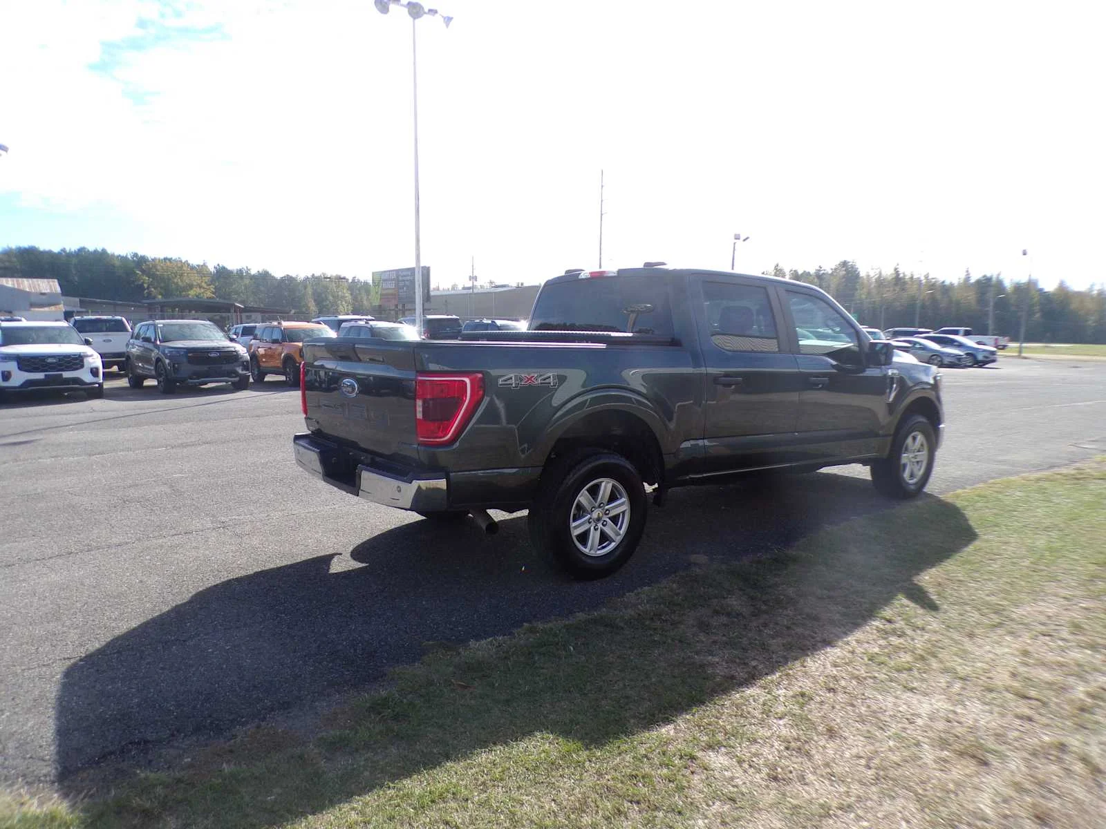 Used 2021 Guard Metallic Ford XLT image 5