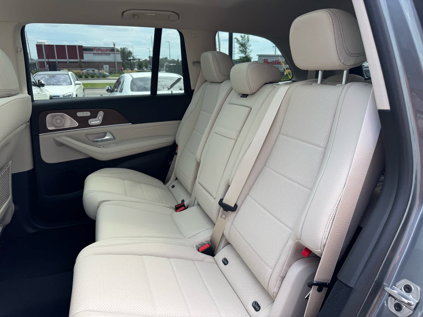 New 2026 Selenite Grey Metallic Mercedes-Benz GLS 450 image 36