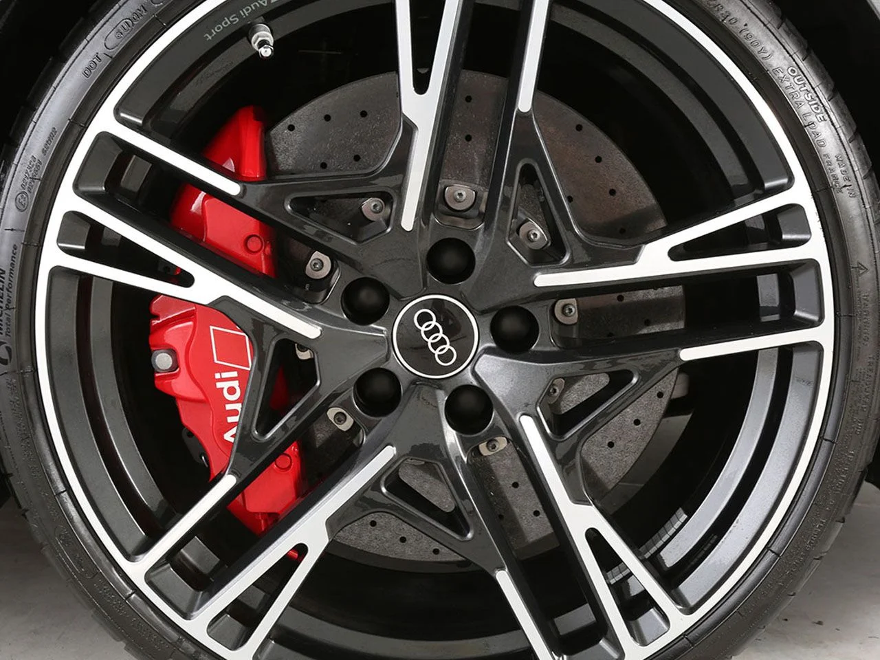 Used 2022 Gray Audi V10 performance image 6