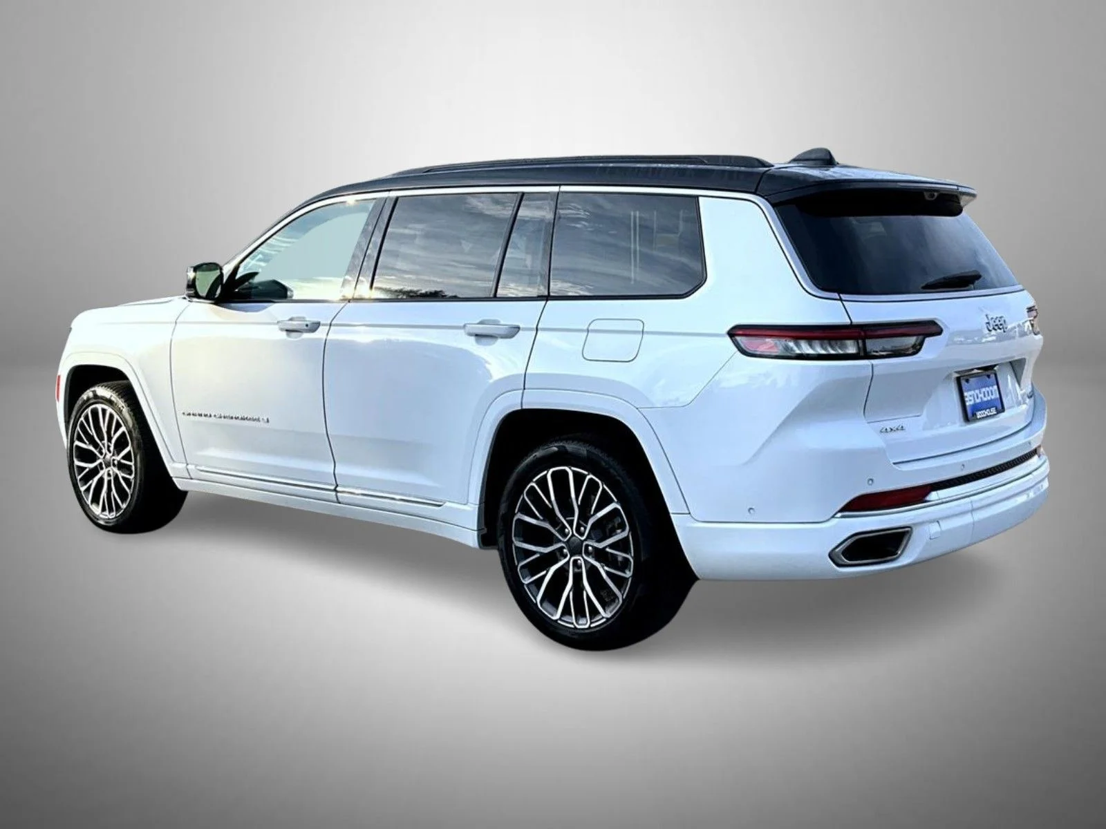 Used 2025 White Jeep Summit image 7