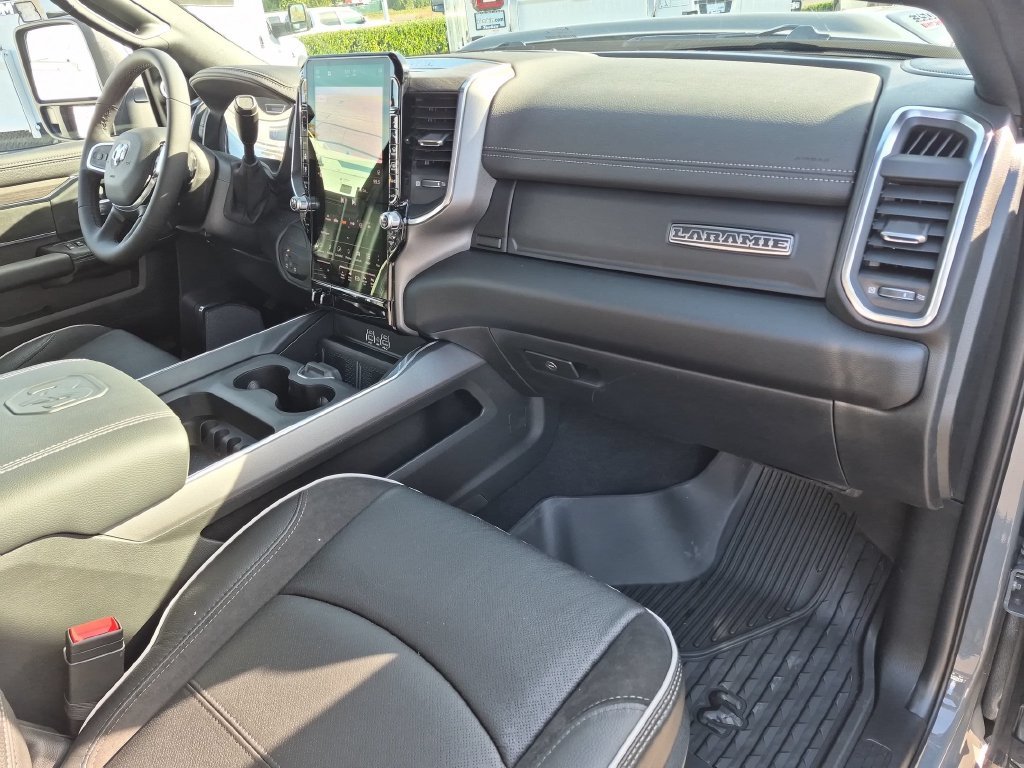 New 2027 Ceramic Gray Clear-Coat Exterior Paint RAM Laramie image 29