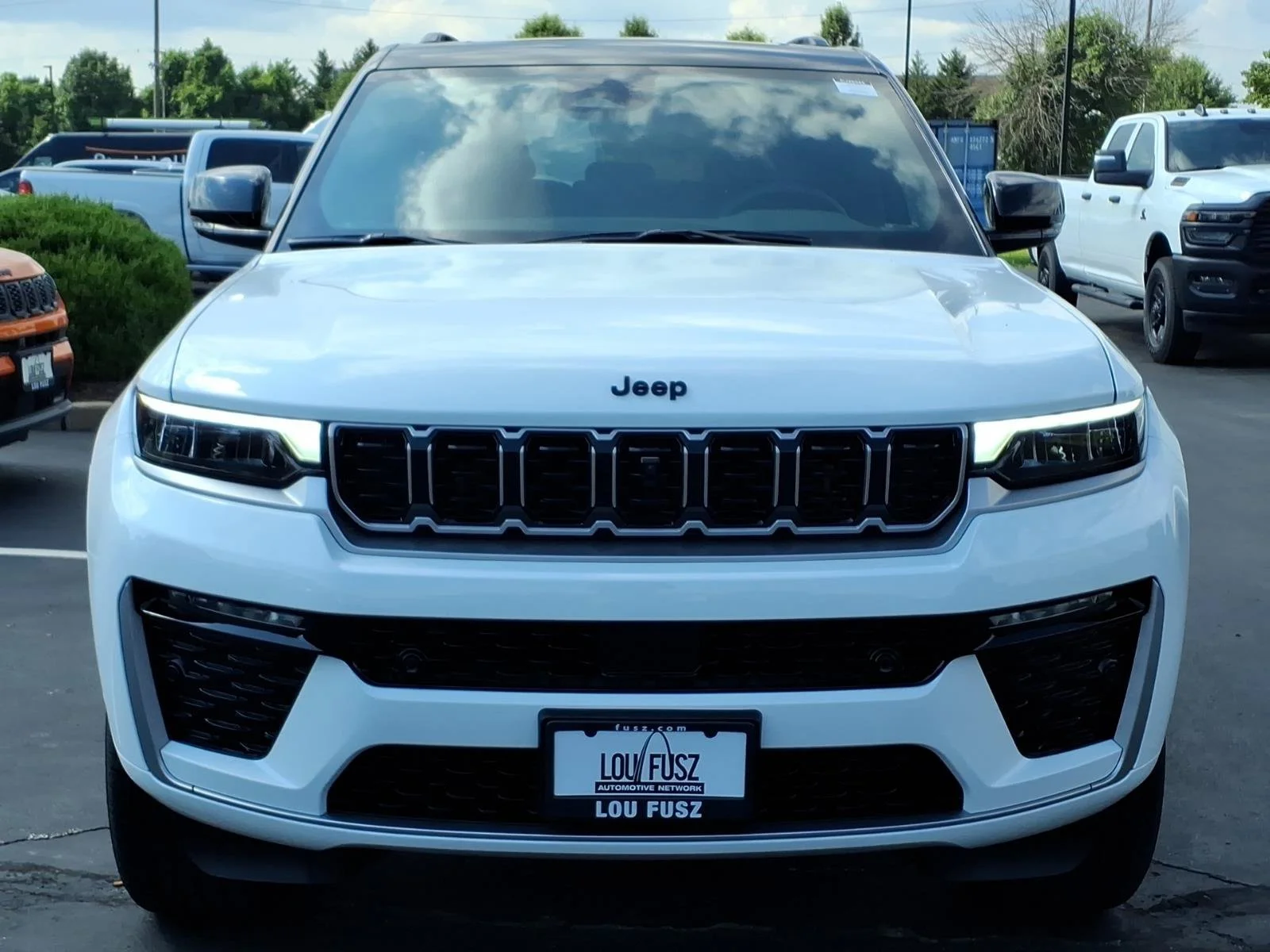 New 2026 Bright White Clear-Coat Exterior Paint Jeep Summit image 20