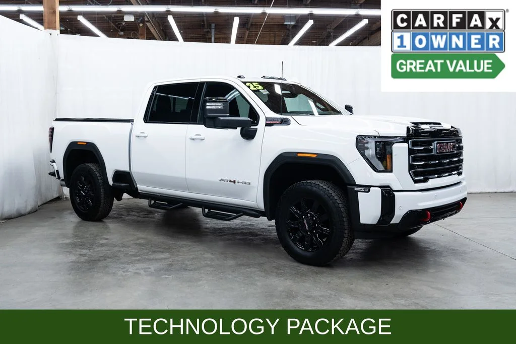 2025 GMC Sierra 4WD Crew Cab Standard Box AT4's photo