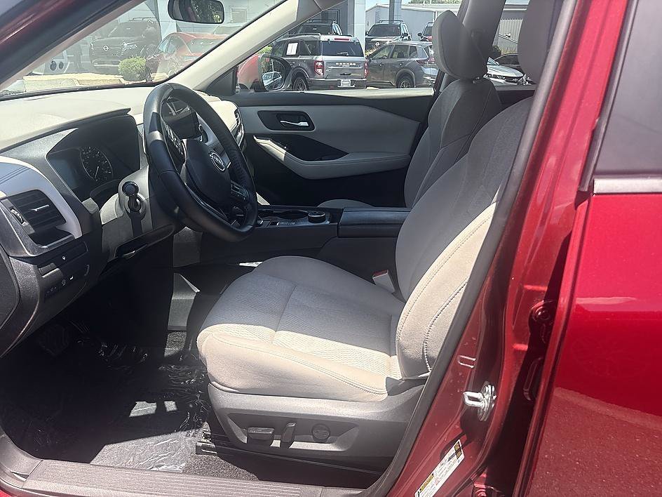 Used 2025 Scarlet Ember Tintcoat Nissan SV image 13
