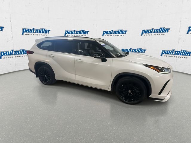 Certified Used 2023 Pearl Toyota XSE image 13