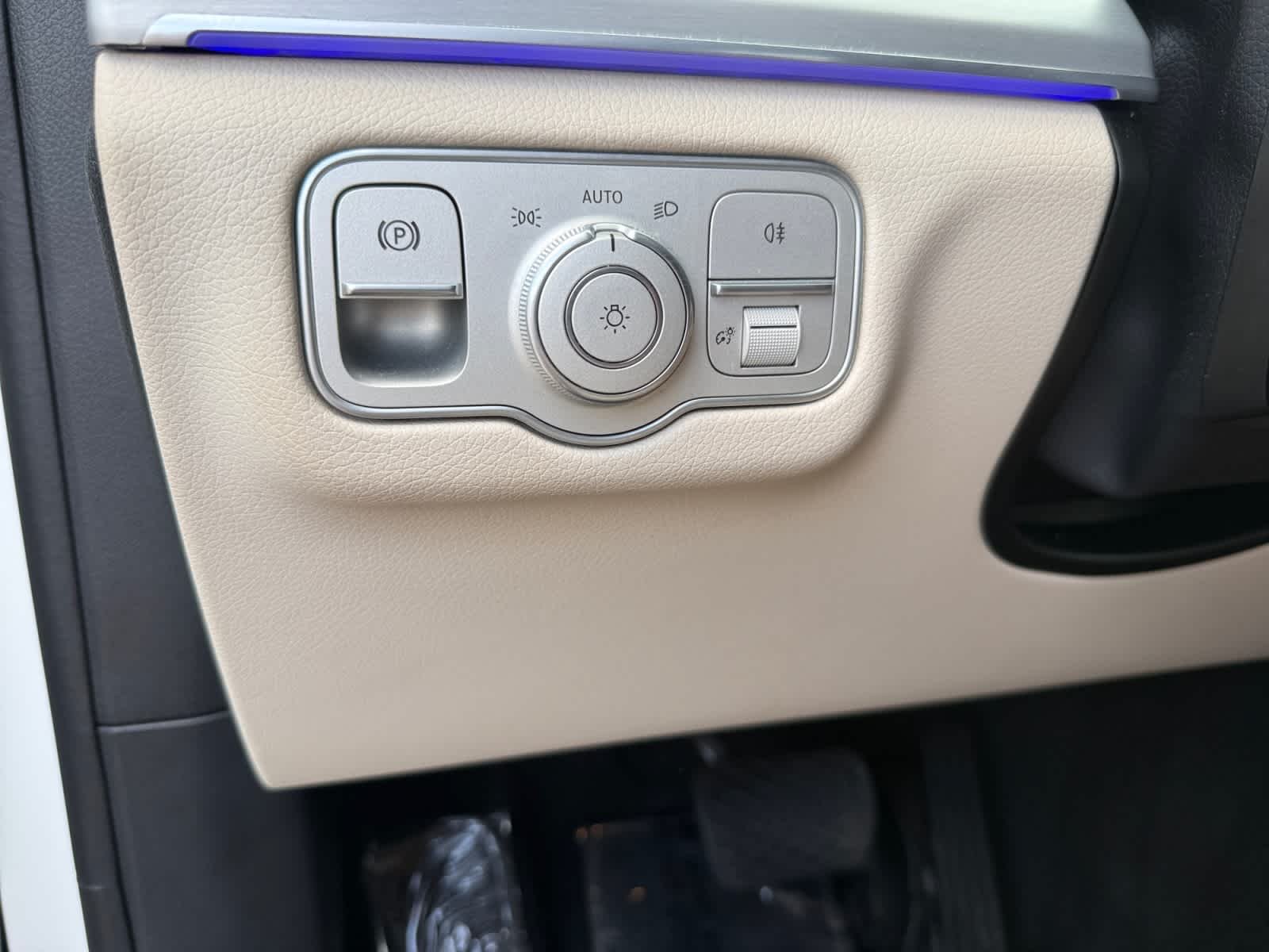 Certified Used 2025 Polar White Mercedes-Benz GLE 350 image 26