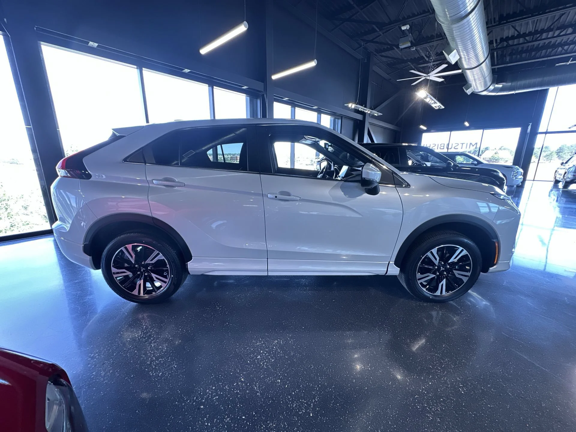 New 2026 White Diamond Mitsubishi SEL image 9