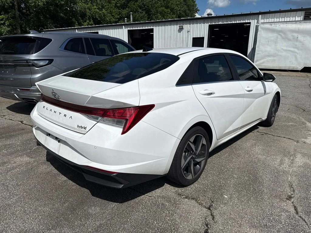 Used 2023 White Hyundai Limited image 4