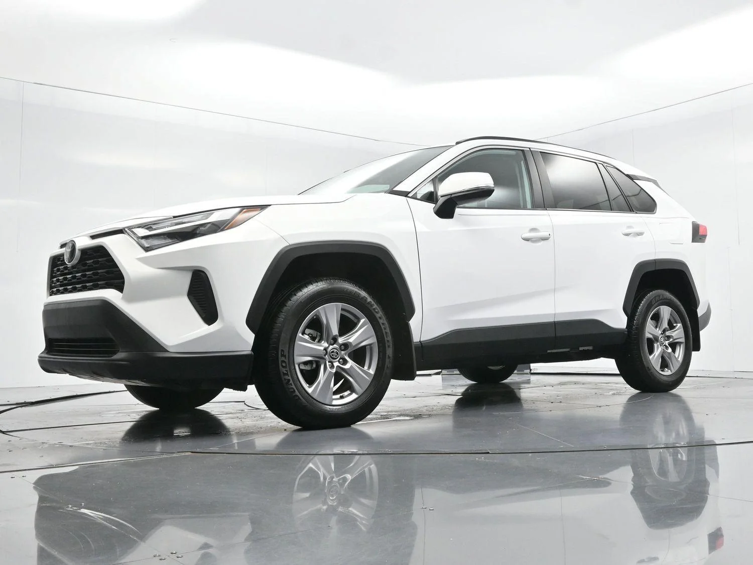 Used 2025 White Toyota XLE image 45