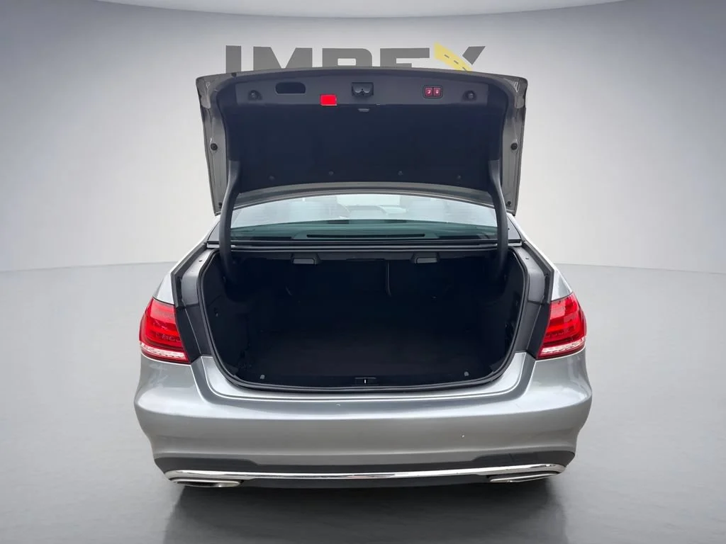 Used 2014  Mercedes-Benz E 250 BlueTEC® Luxury image 32