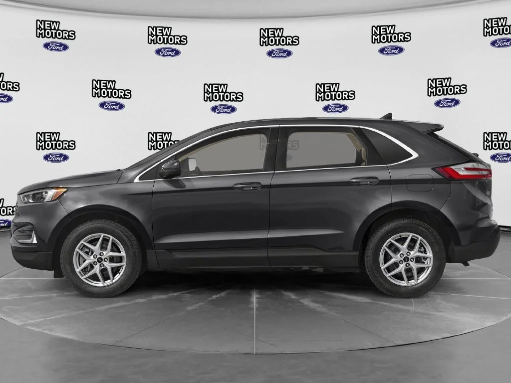 Used 2024 Black Metallic Ford SEL image 3