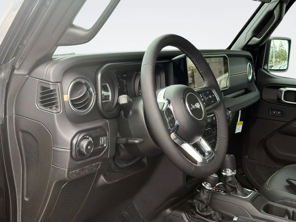 New 2026 Black Clear-Coat Exterior Paint Jeep Sahara image 16