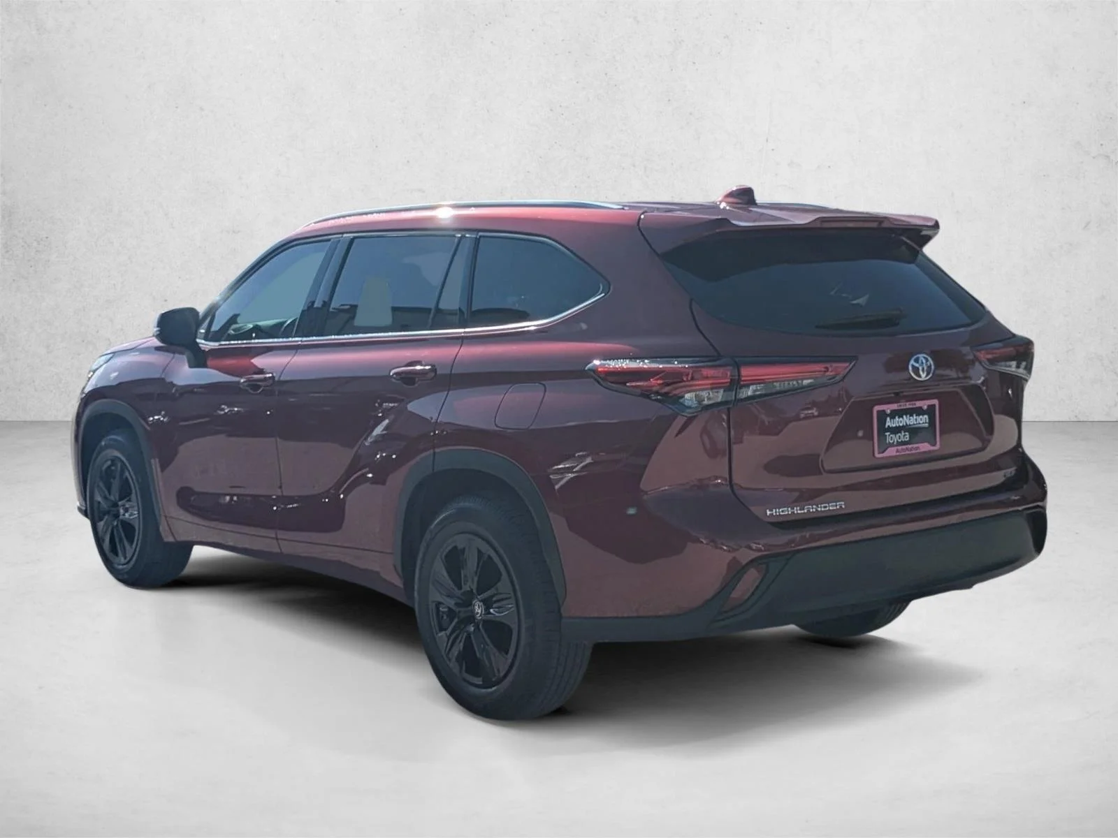 Used 2022 Ruby Flare Pearl Toyota XLE image 8