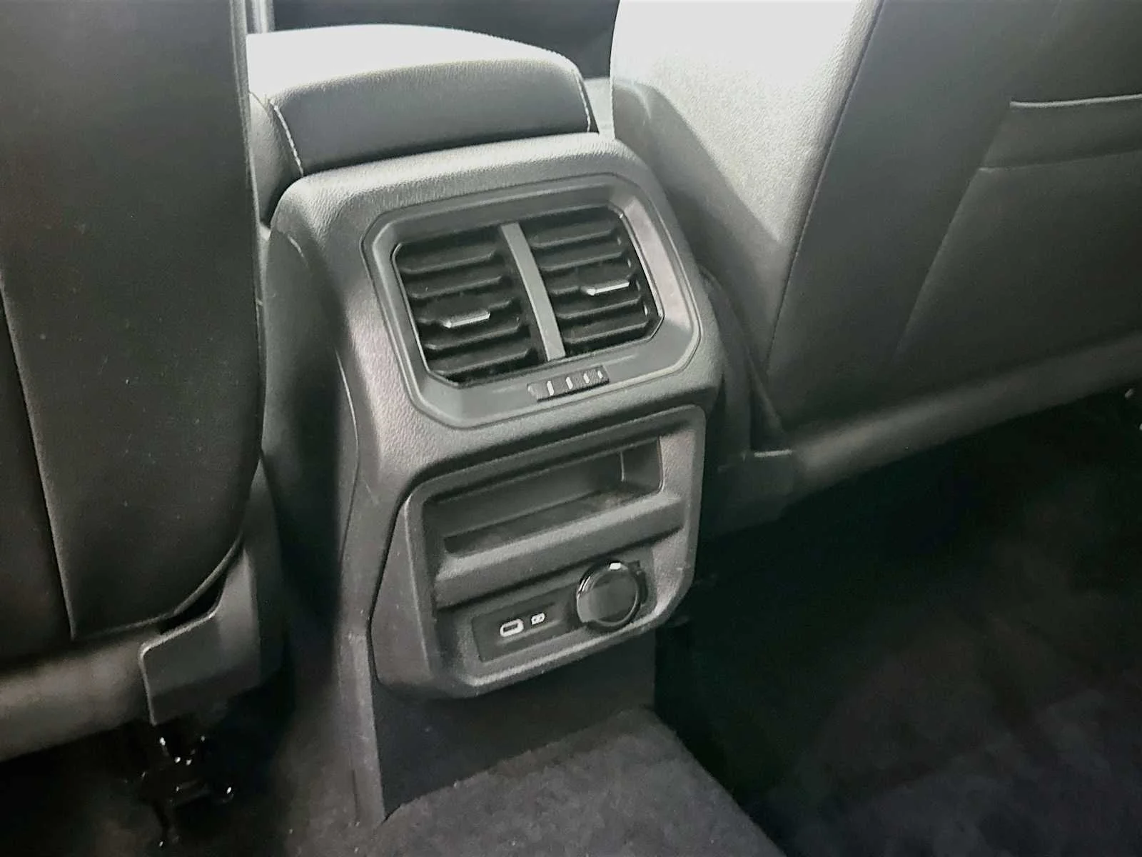Used 2022 Platinum Gray Metallic Volkswagen SEL R-Line image 25