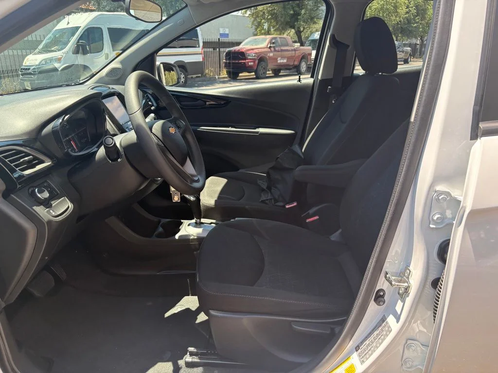 Used 2020 White Chevrolet 1LT image 9