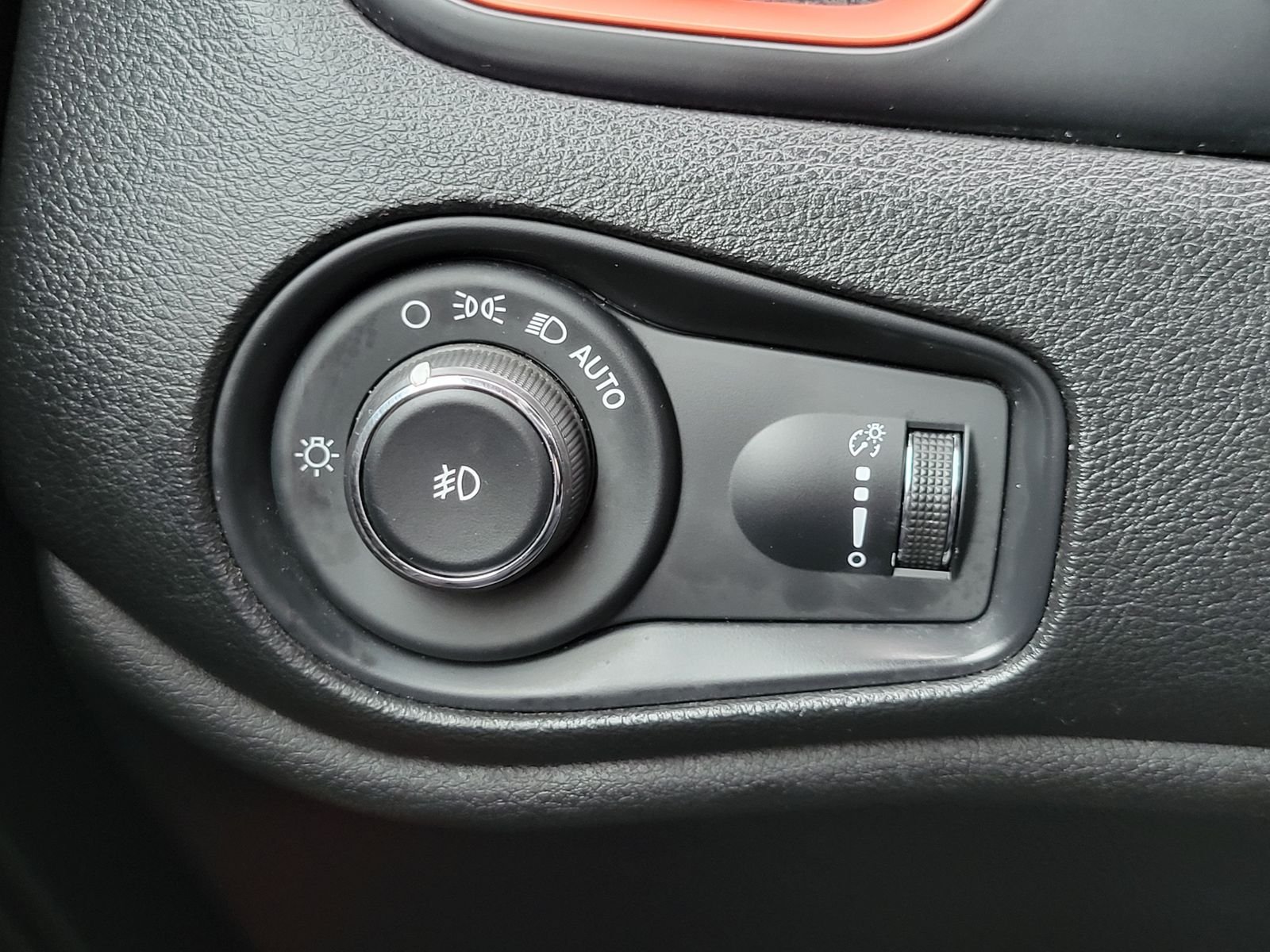 Used 2020 Red Jeep Sport image 14