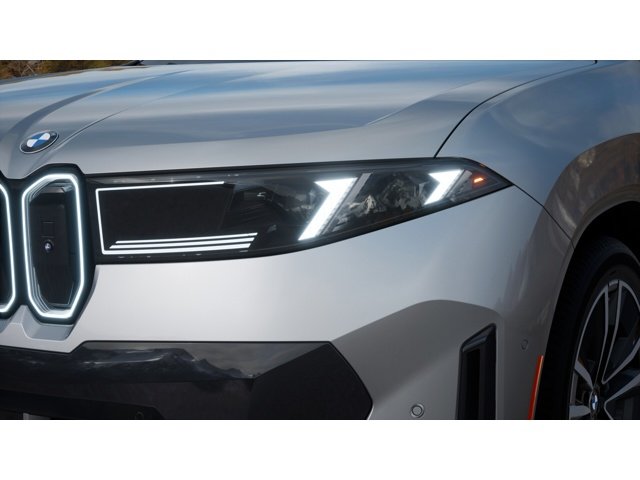 New 2027 Space Silver Metallic BMW  image 6