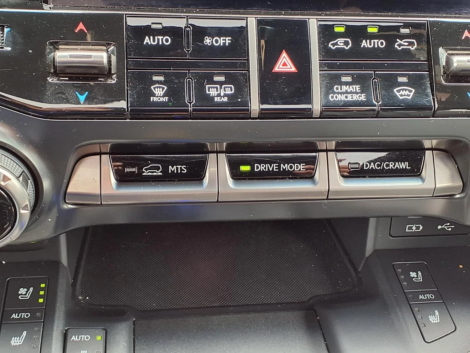 Used 2024 Gray Lexus 600 Luxury image 23