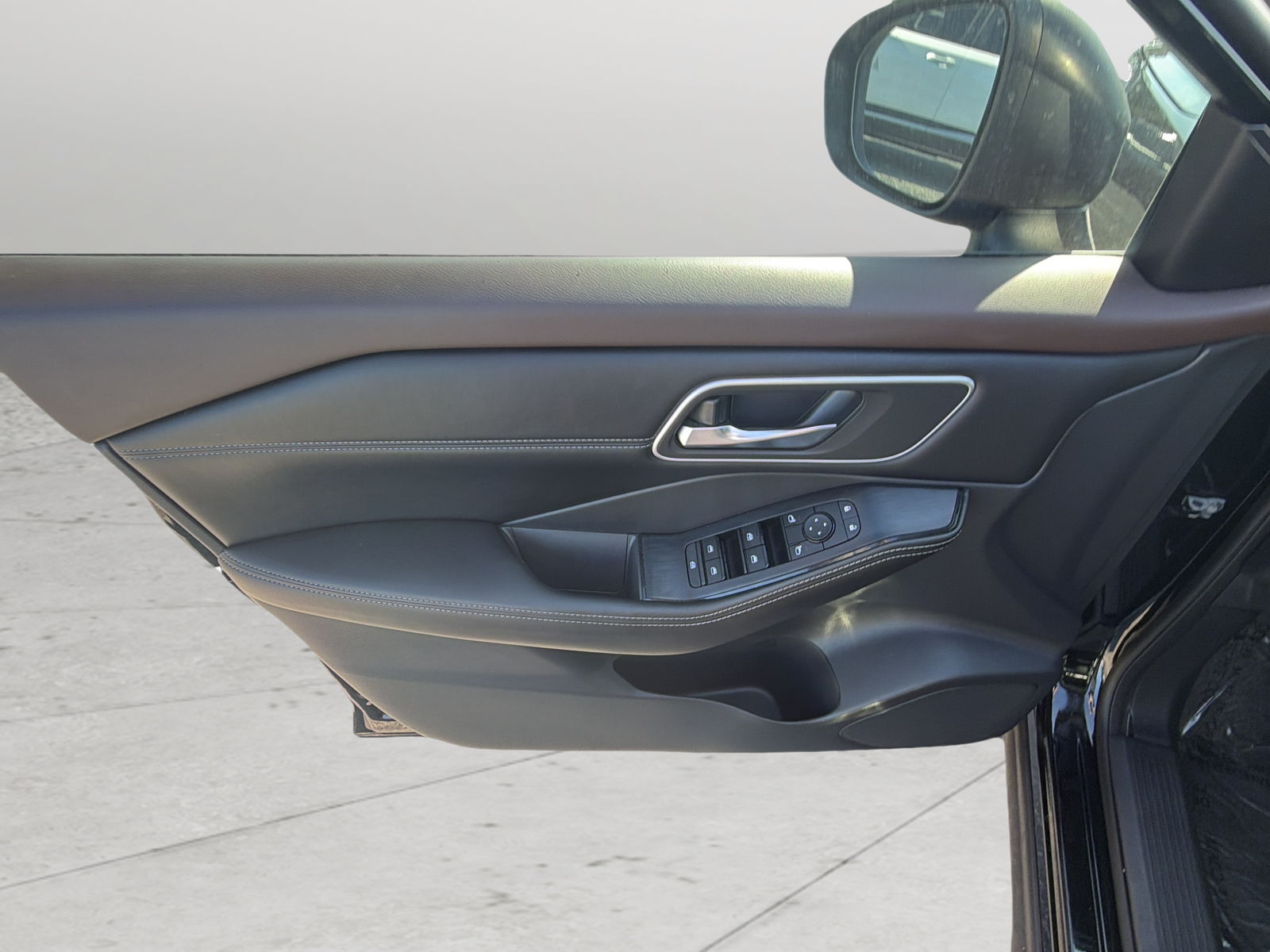 Used 2021 Black Nissan SV image 26