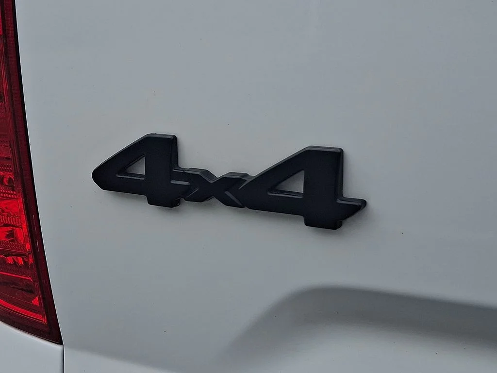 Used 2019 White Toyota SR image 28