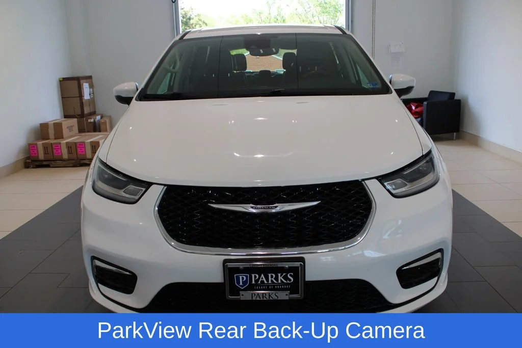 Used 2023 White Chrysler Touring L image 15