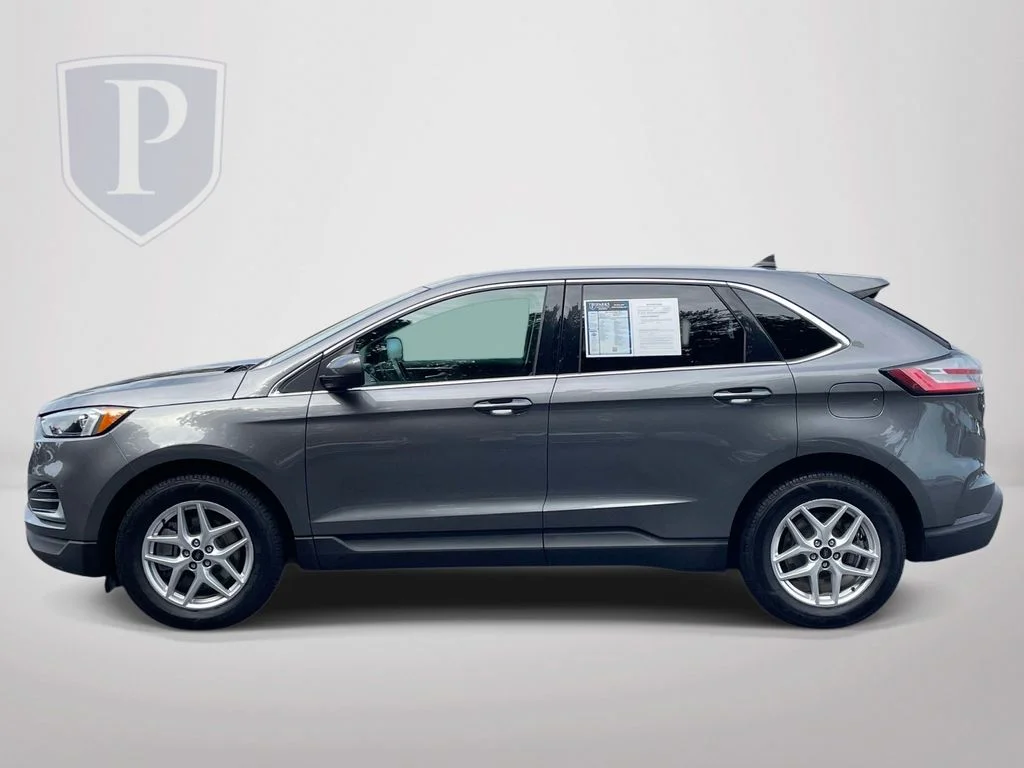 Used 2024 Gray Ford SEL image 5