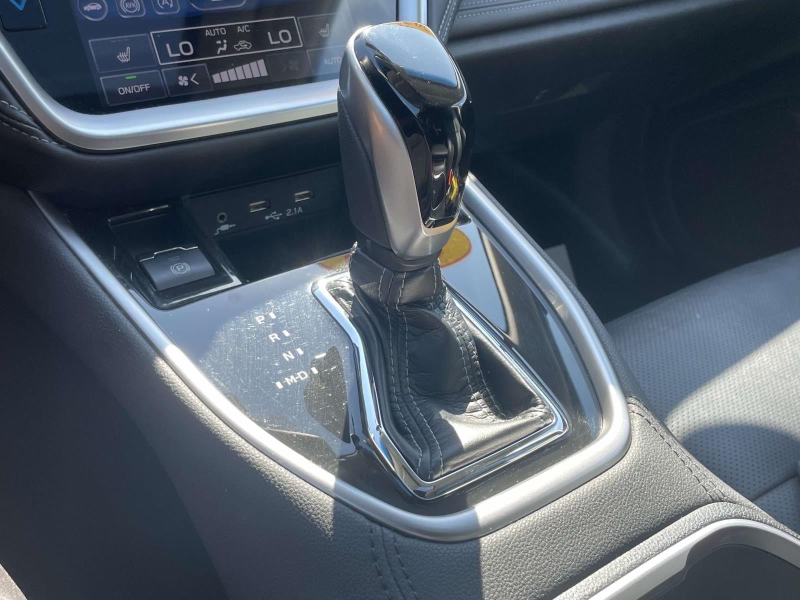 Used 2022 Magnetite Gray Metallic Subaru Limited image 31