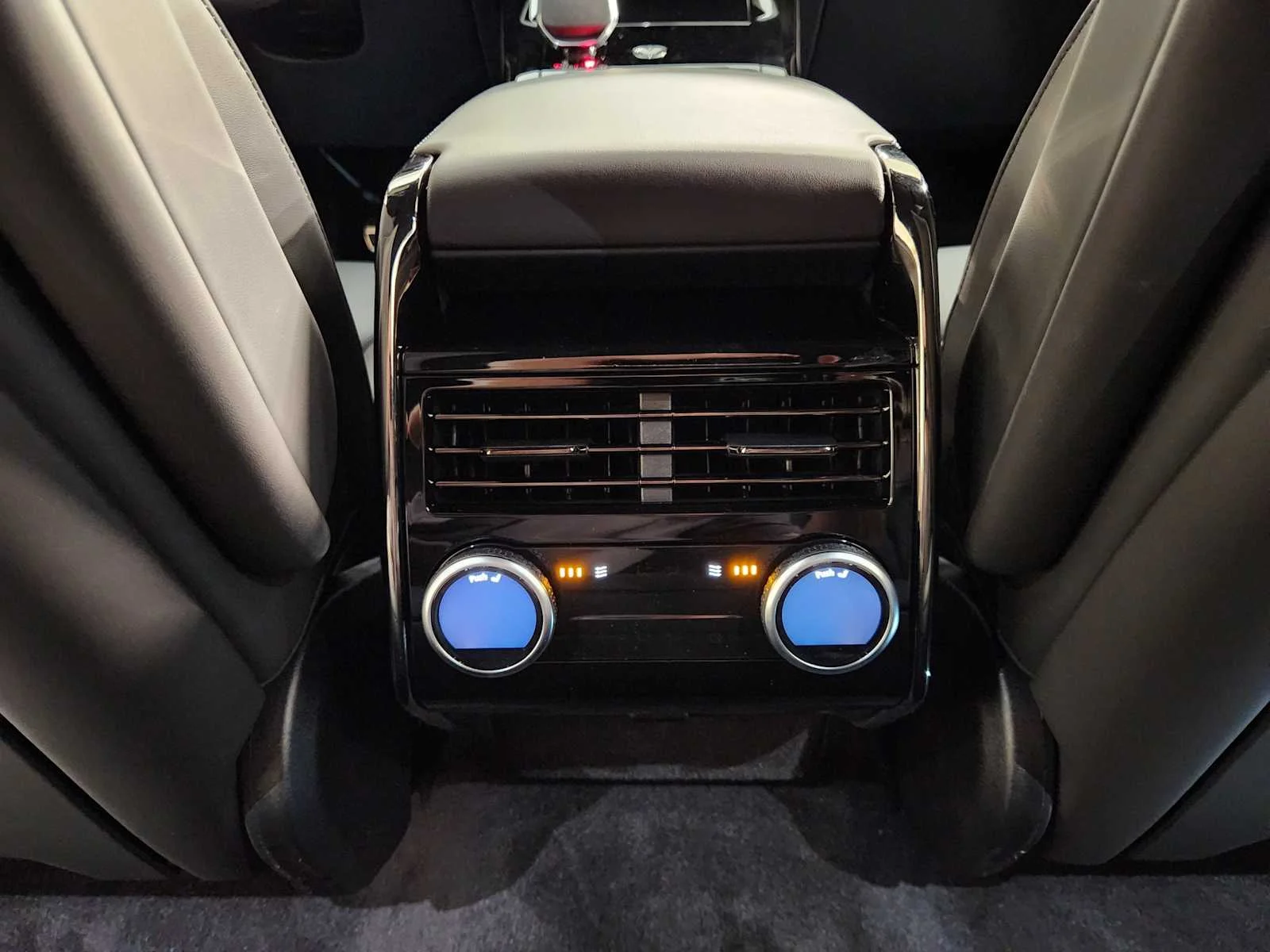 New 2026 Fuji White Land Rover Dynamic SE - P400 image 49