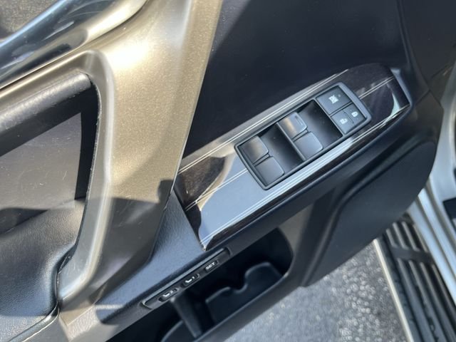 Used 2020 Silver Lexus 460 image 17